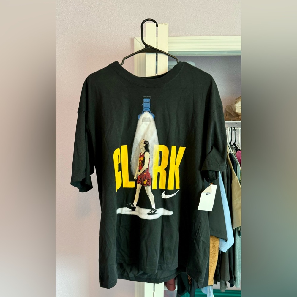 Caitlin Clark The Nike Tee Men’s Large Graphic Short Sleeve Tshirt. Black. NWT